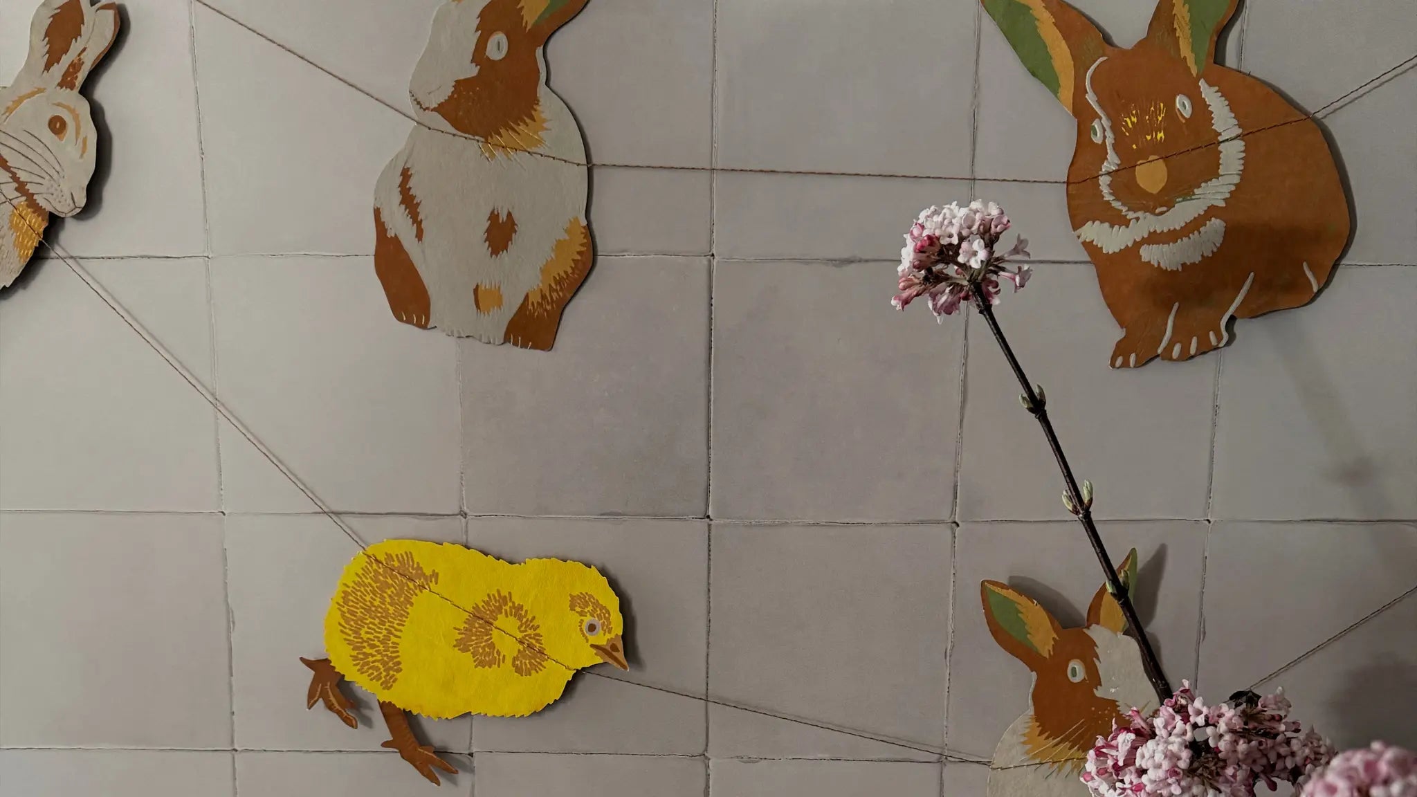 Girlande mit Häschen und Küken.